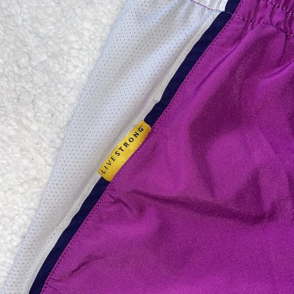 Nike Livestrong Running shorts - Picture 2 of 4